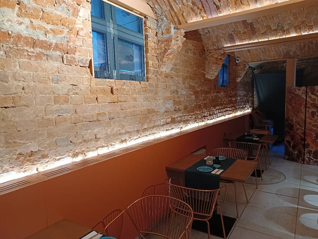 Pedestrian-Friendly Plaza