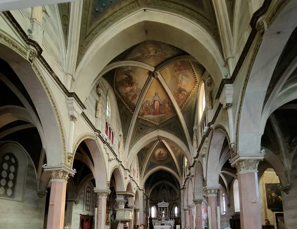 Peaceful and Inspiring Atmosphere