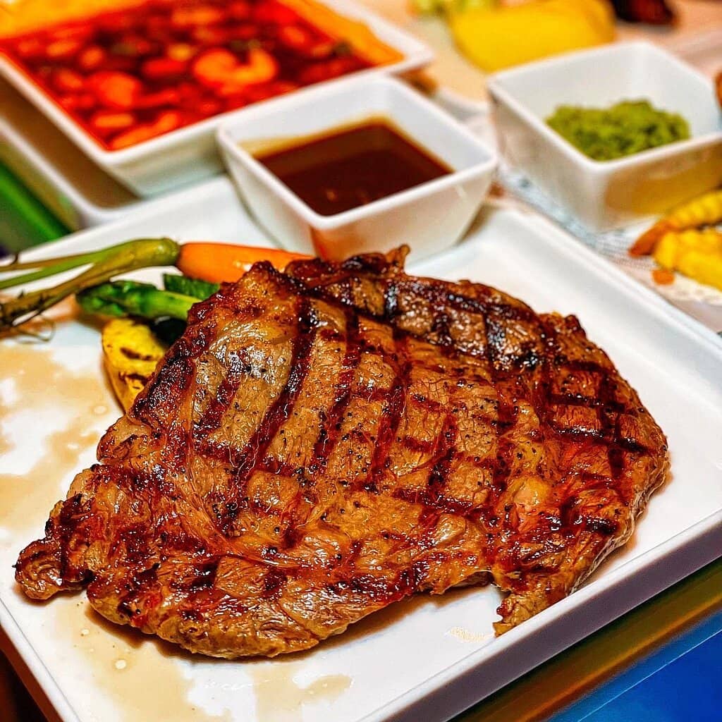 Harborfront Cafes & Dining