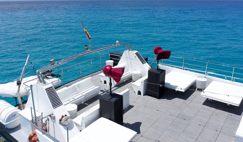 Live Music & DJ Sets