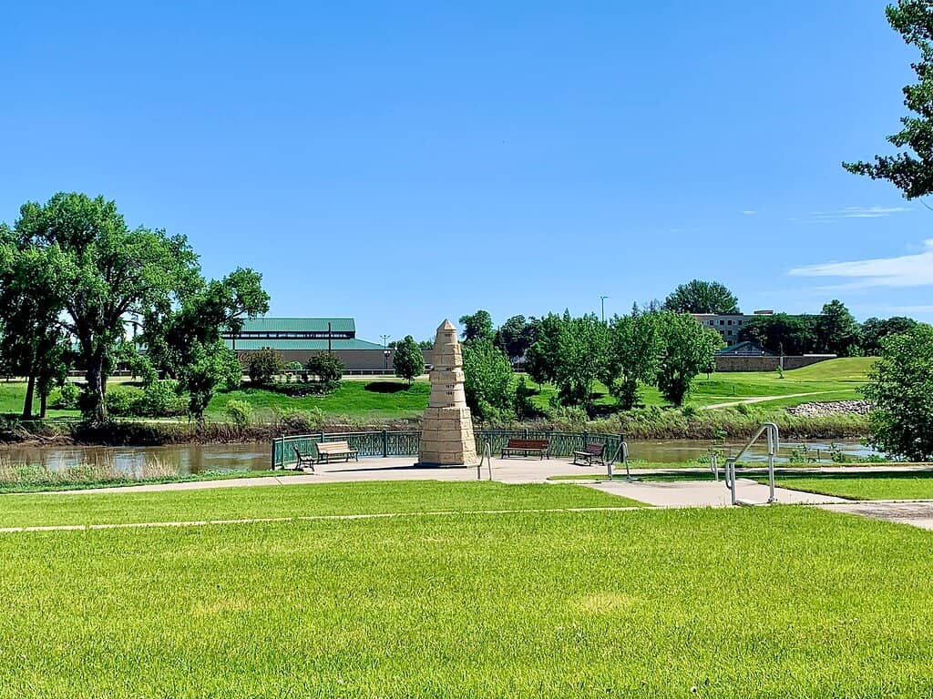 Riverside Park Setting