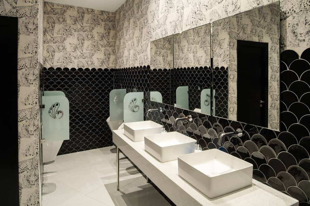 Elegant Decor and Ambiance