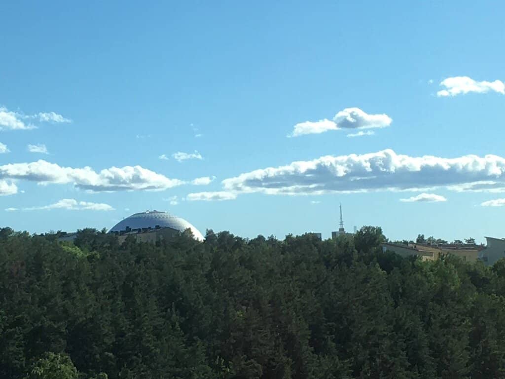 The Iconic Globe Ride