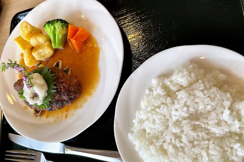 Fluffy Rice Omelette (Omurice)