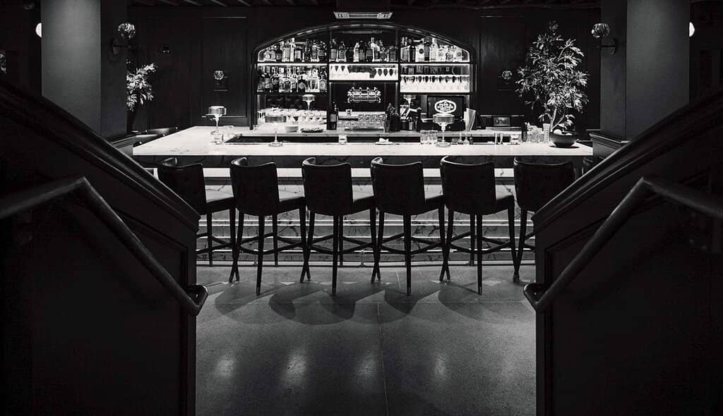 Lively & Charming Atmosphere