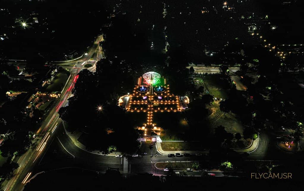 Statues of Sir Dorabji & Lady Tata