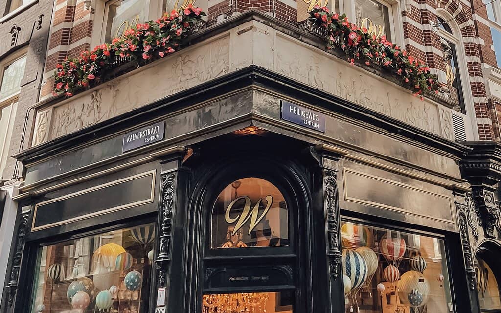 Charming Shop Aesthetics