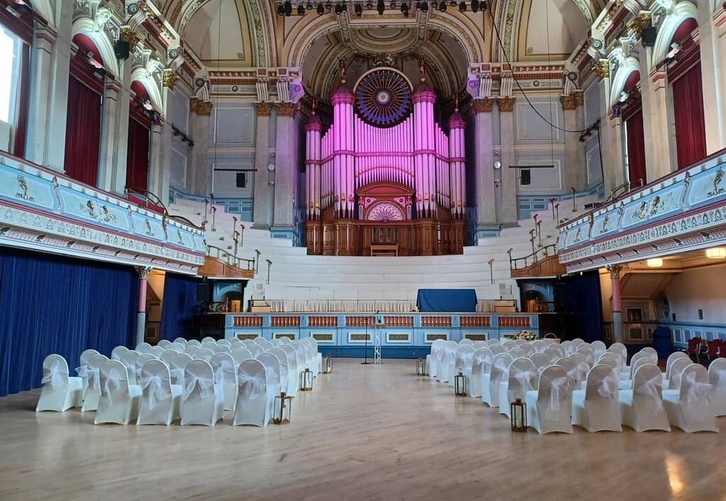 Live Music & Performances