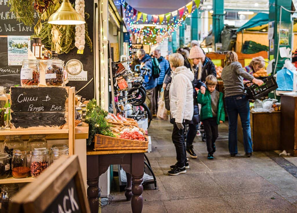 Late Night Market Buzz