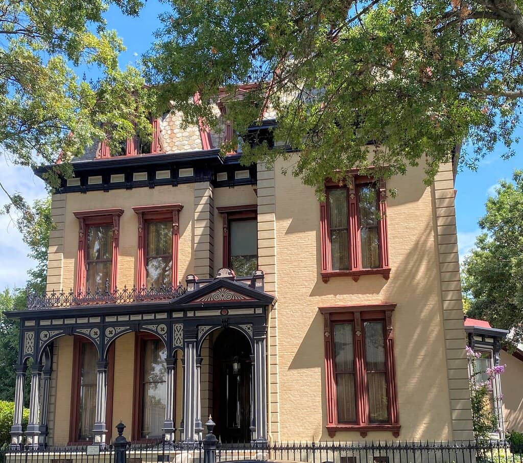 Insightful Guided Tours