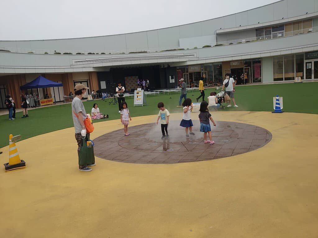 Gourmet Food Hall & Cafes