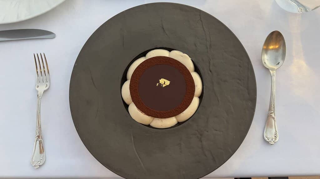 Elegant Ambiance & Service