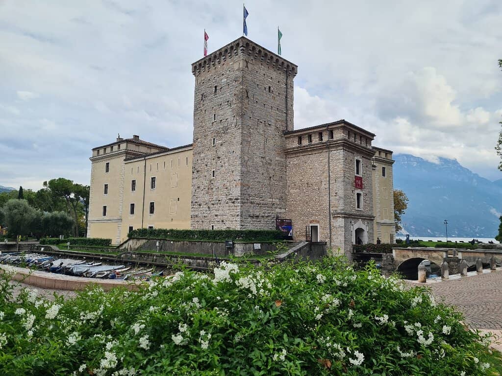 Panoramic Lake Views