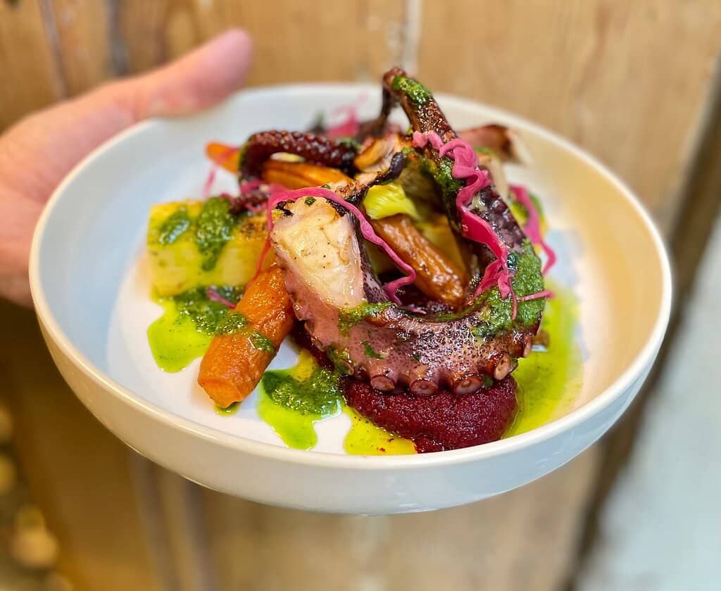 Cozy Atmosphere & Friendly Vibes