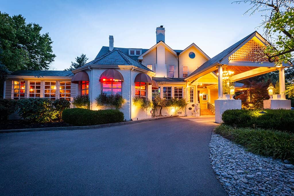 Live Entertainment and Supper Club Vibe