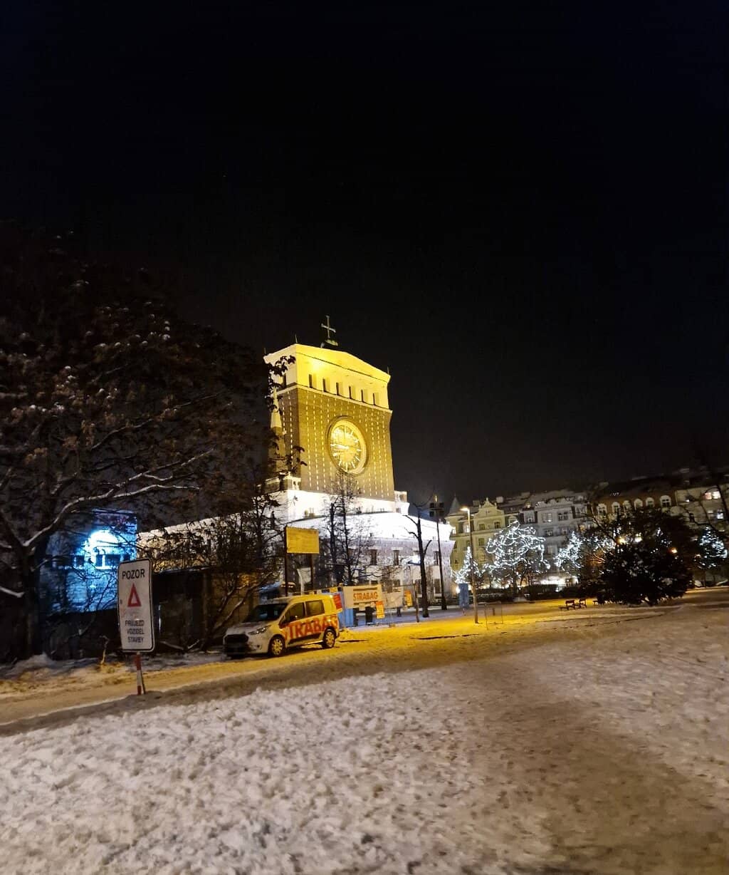 Vibrant Farmers' Market
