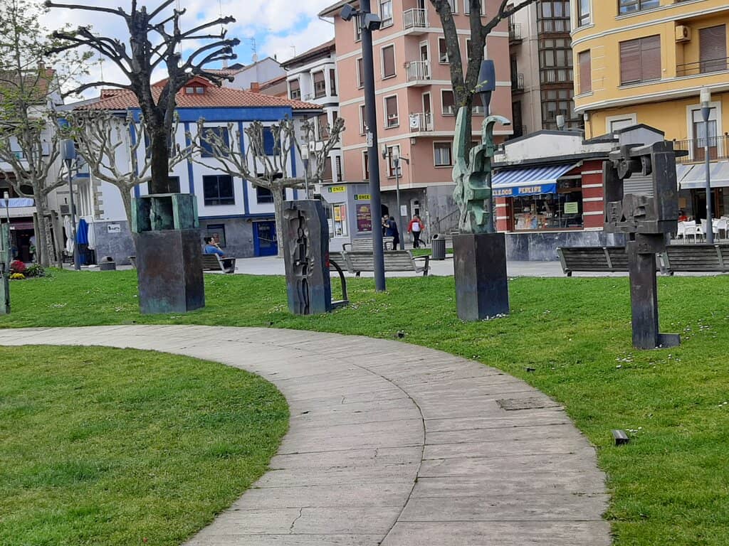 Vibrant Portside Atmosphere