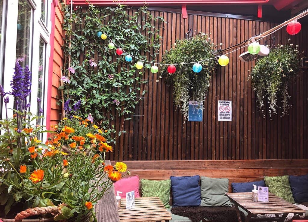 Charming Courtyard Retreat