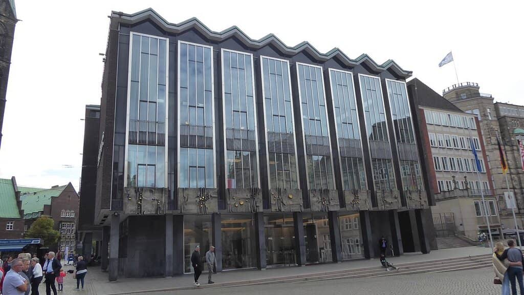 Modern Architectural Contrast