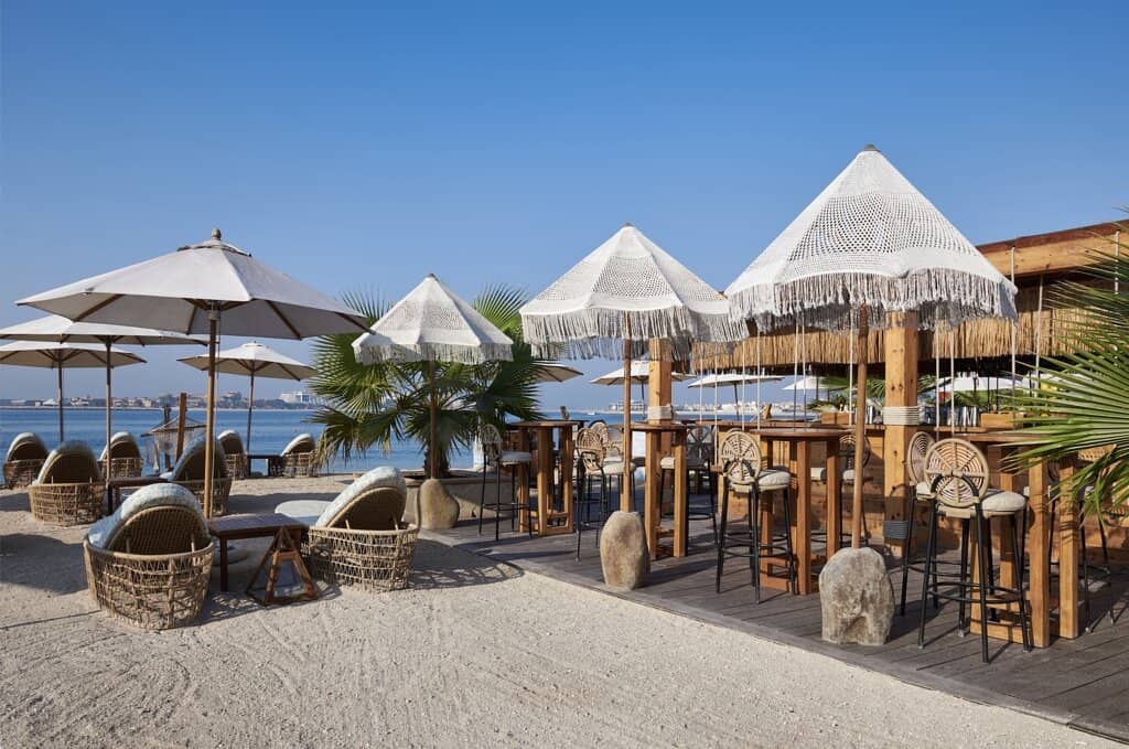 Chic Beach Club Vibe