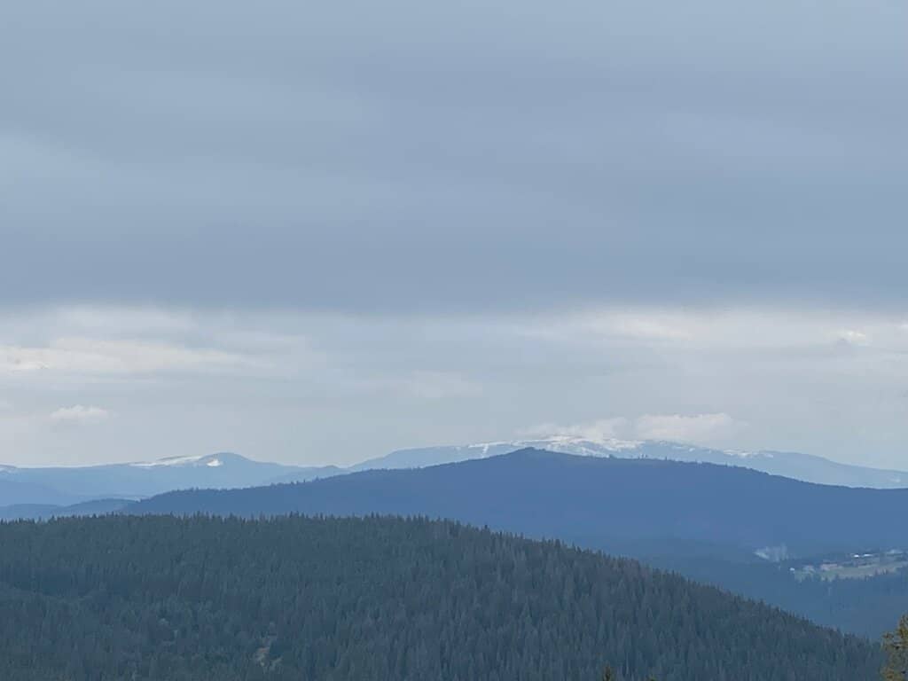 Panoramic Mountain Views