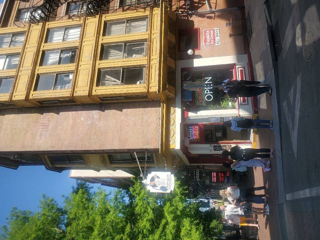 Classic Sundaes and Splits