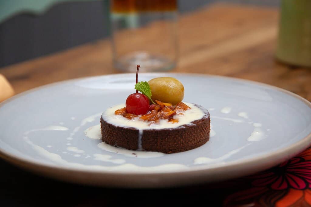 Cheese cake con frutti di bosco e sorbetto al rabarbaro