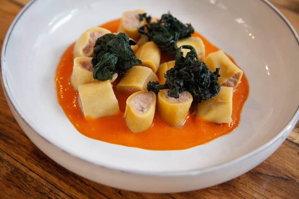 Tagliolini con salsa di finocchi e arance con gamberi spadeiati