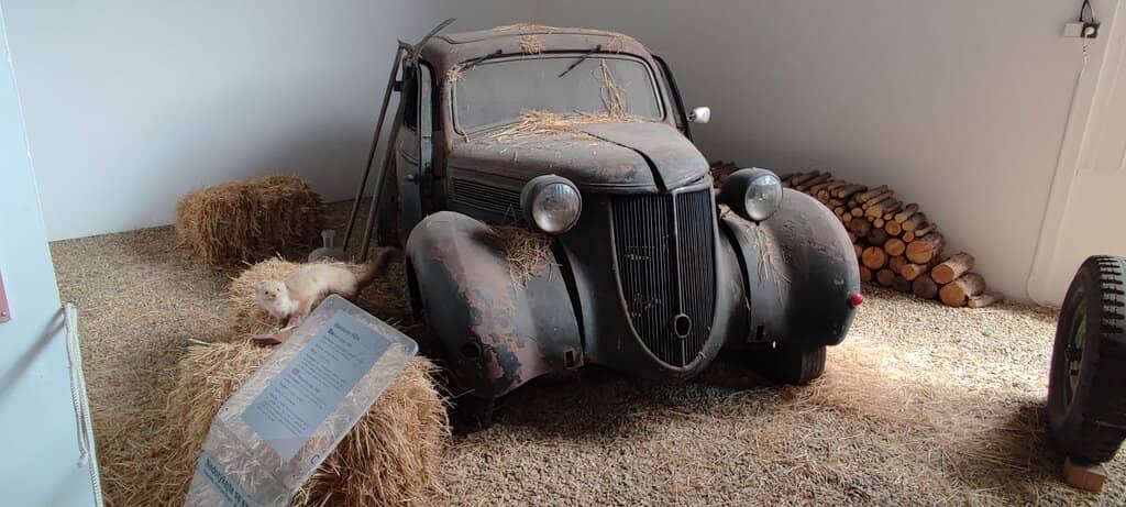 Retro Motorcycle Display