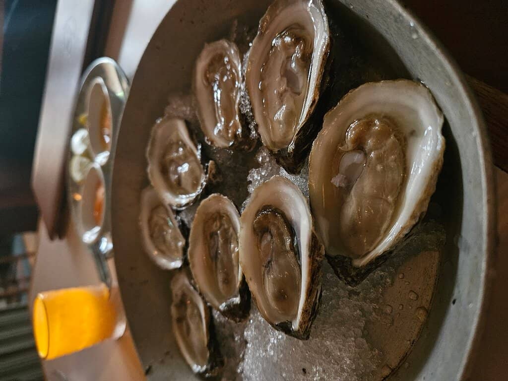 Themed Nights & 'Eat the Menu'