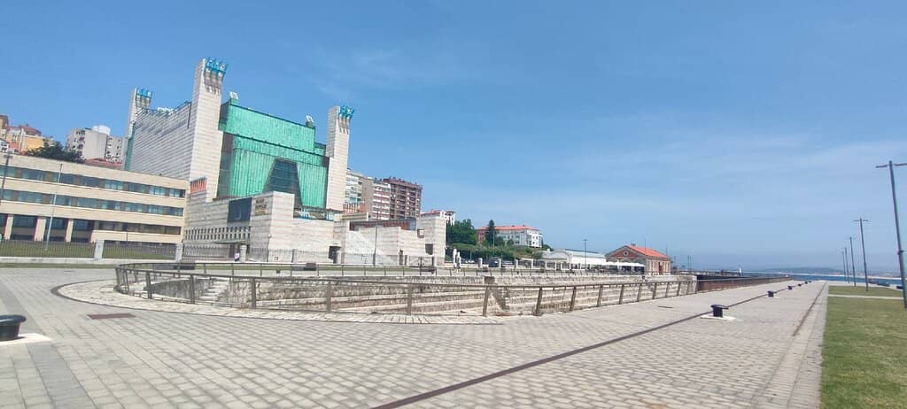 The 'Paloma de la Paz' Sculpture