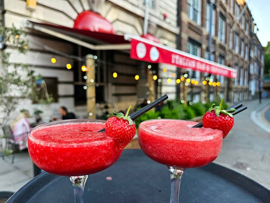 Pizzas and Fresh Salads