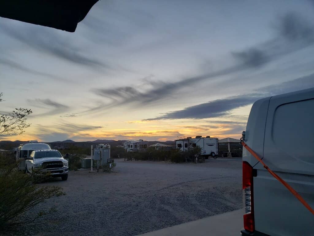 Desert Scenery & Mountains