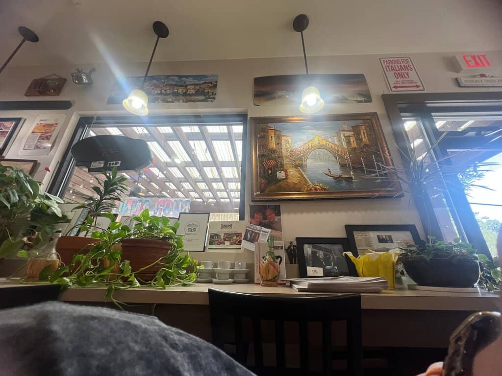 Cozy Italian Bistro Ambiance