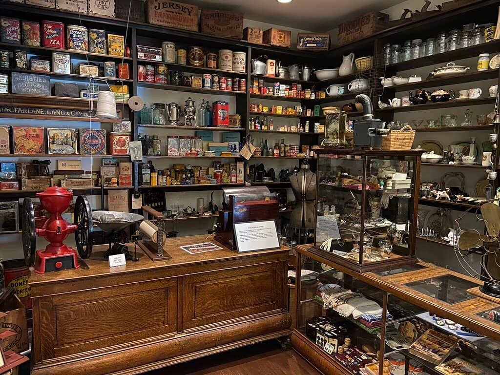 Simon Charlie's Master Carvings