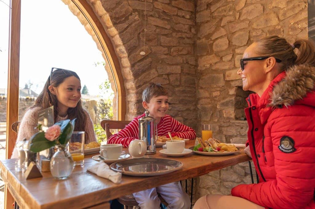 Tranquil Gardens & Lakes