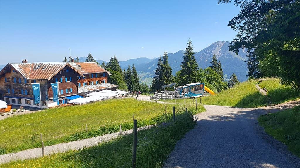 Panoramic Mountain Views