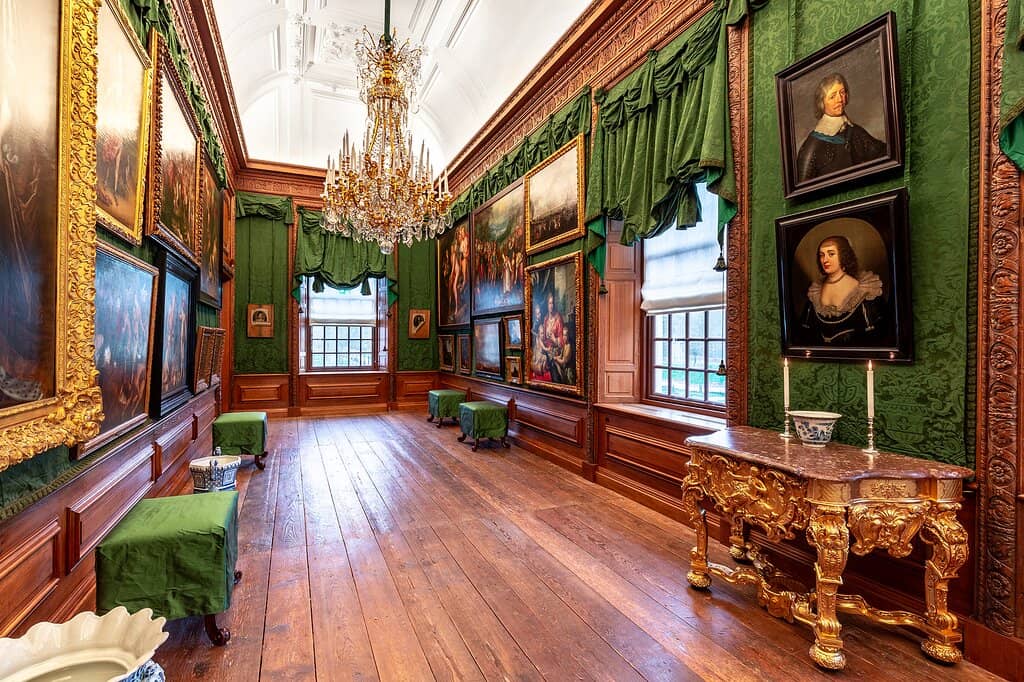 Royal Chambers