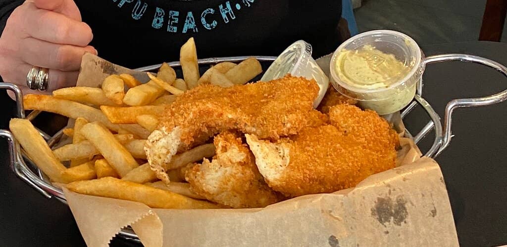 Harbor Views and Casual Vibes