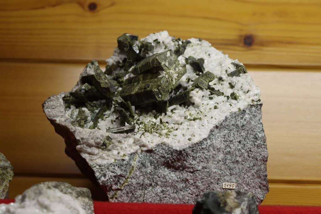 Artisan Jewelry and Antiques