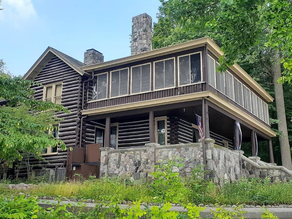 Beautiful Gardens and Lakefront