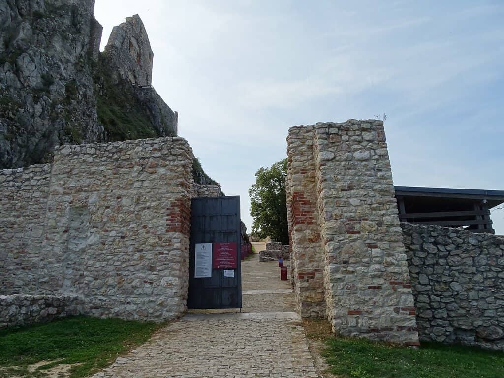 Medieval Ruin Exploration