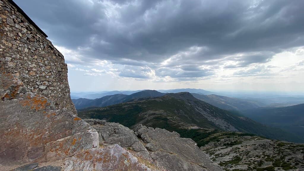 Expansive Panoramic Views