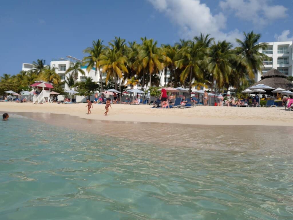 Vibrant Beach Club Atmosphere