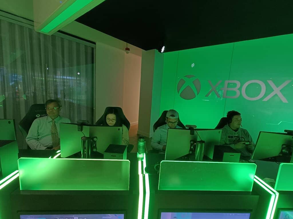 Public Cafes & Dining