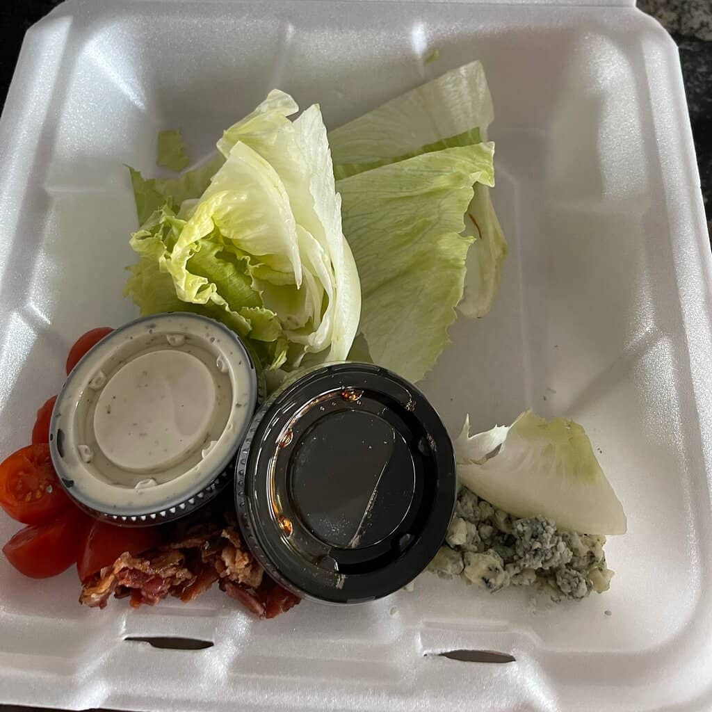 Live Music & Fun Atmosphere