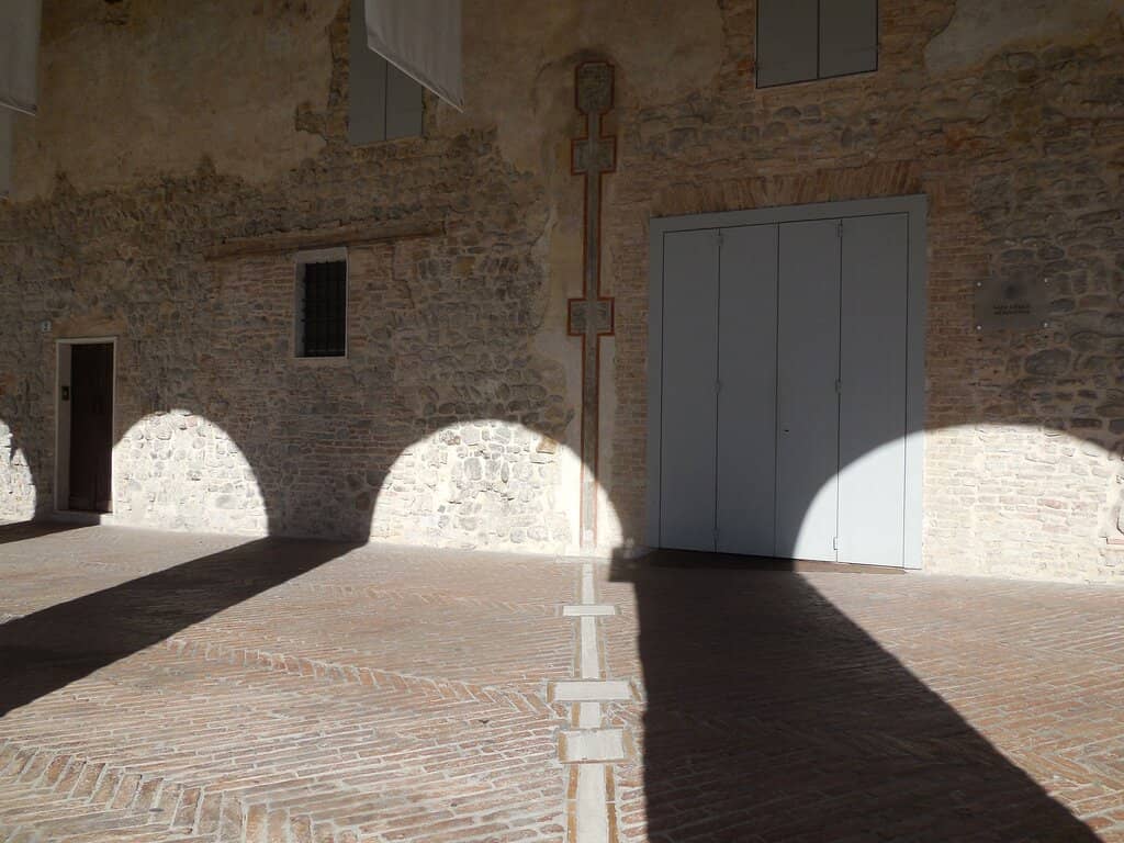 Piazza dei Contrari Architecture