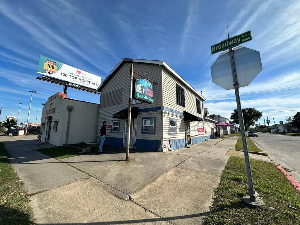 Flavorful Ribs & Homemade Seasonings