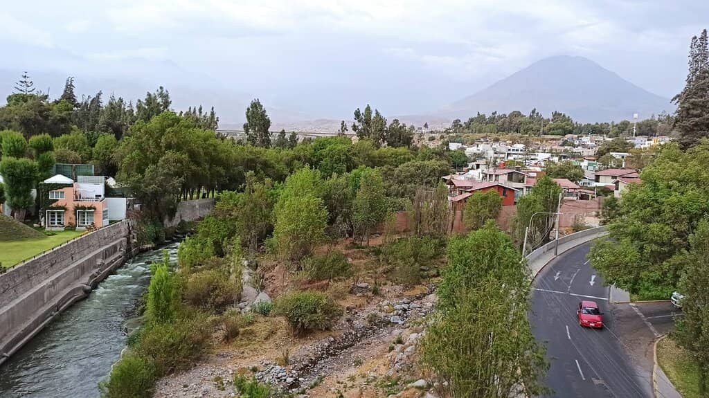 Vibrant Riverside Atmosphere