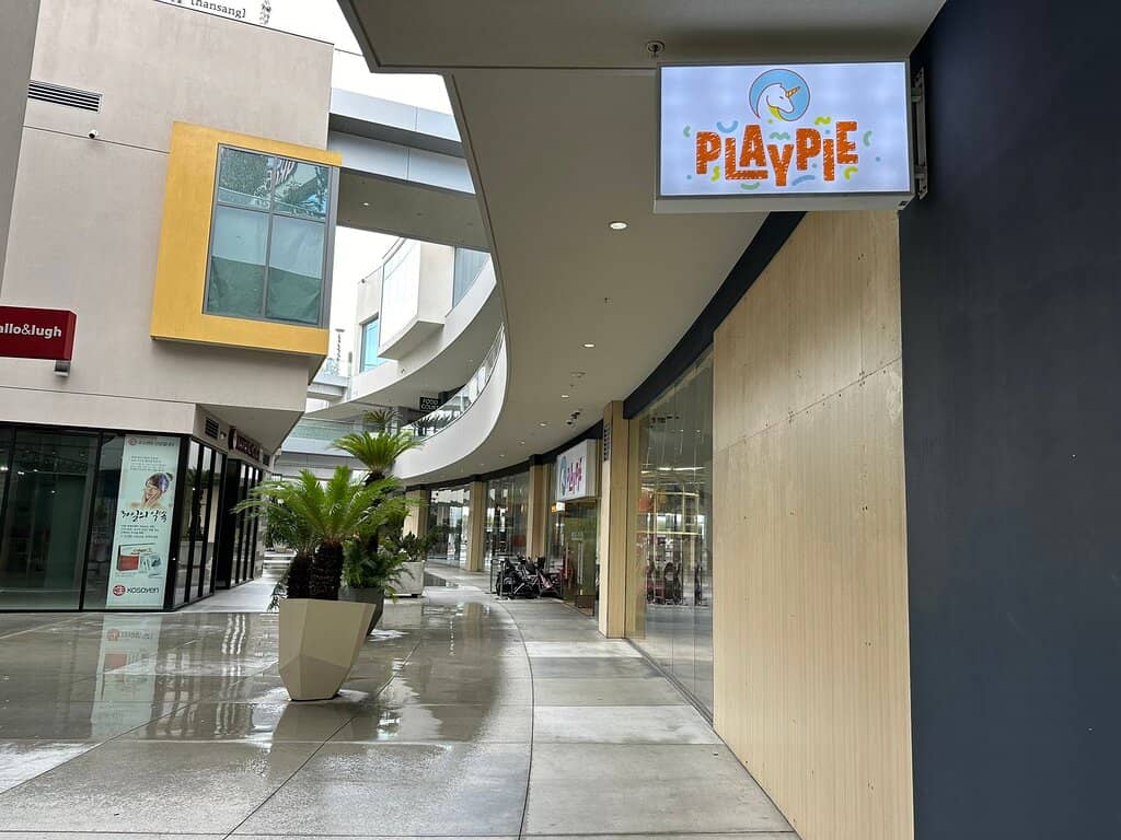 Seoul Stop Convenience Store